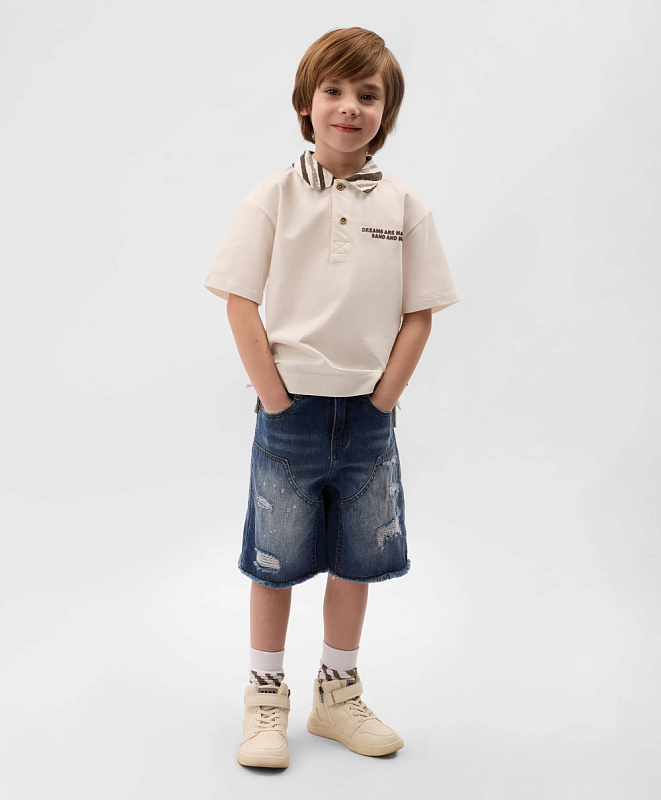 Поло для мальчика с коротким рукавом с принтом на воротнике белое