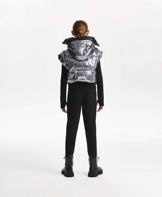 Жилет для девочки стёганый на искусственном пуху