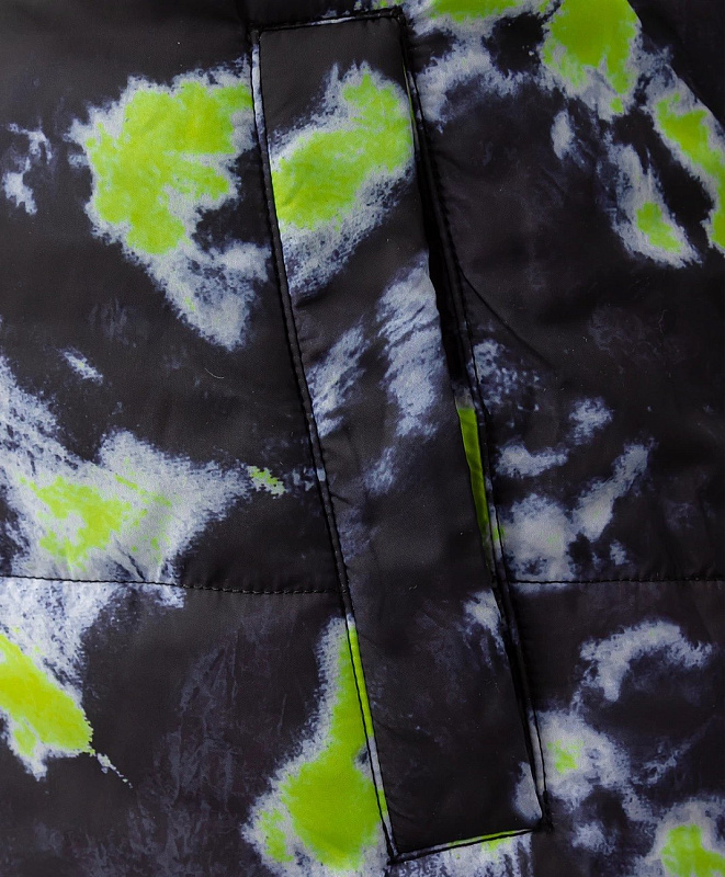 Куртка демисезонная с эффектным принтом для мальчика