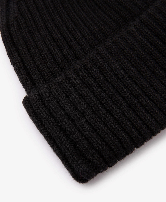 Шапка для мальчика черная вязаная