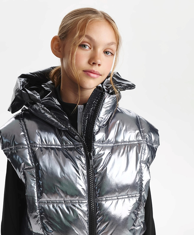 Жилет для девочки стёганый на искусственном пуху