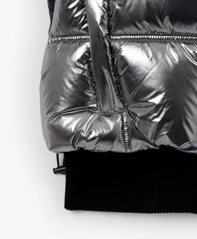 Жилет для девочки стёганый на искусственном пуху